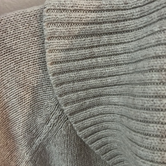 GAP tan heathered turtleneck - Picture 4 of 4